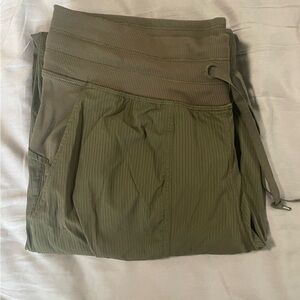 Lululemon Olive Dance Studio Pant Joggers - size 8